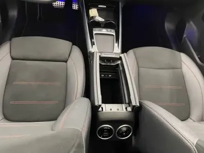 Photo 97 Mercedes GLA  250 e Hybrid EQ 8G-DCT