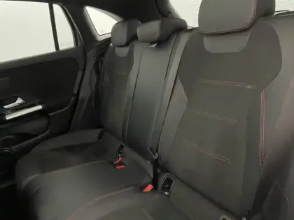 Photo 83 Mercedes GLA  250 e Hybrid EQ 8G-DCT