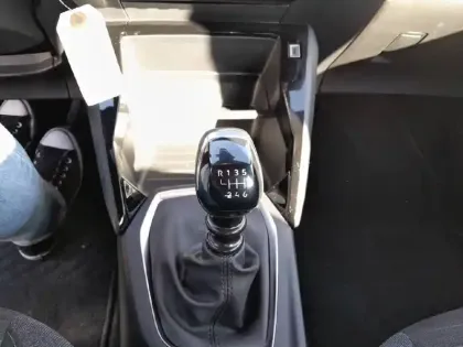 Photo 14 Peugeot 2008  PureTech 100 S&S BVM6