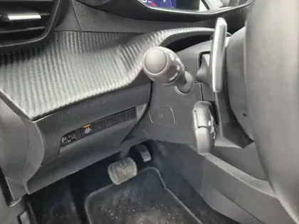 Photo 38 Peugeot 2008  BlueHDi 130 S&S EAT8