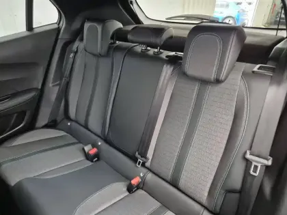 Photo 25 Peugeot 2008  BlueHDi 130 S&S EAT8