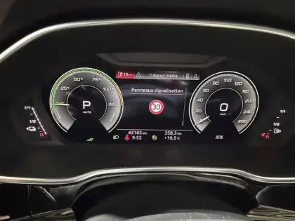 Photo 36 Audi Q3  Sportback 45 TFSIe  245 ch S tronic 6