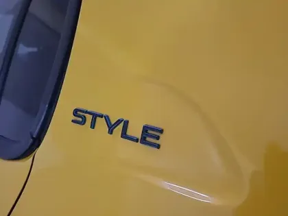 Photo 61 Peugeot 208  BlueHDi 100 S&S BVM6