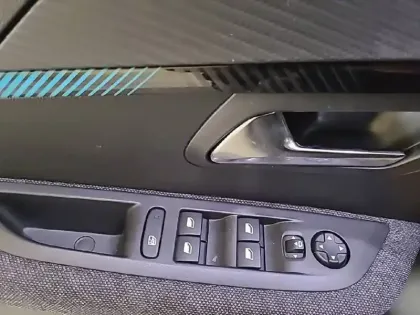 Photo 29 Peugeot 208  BlueHDi 100 S&S BVM6