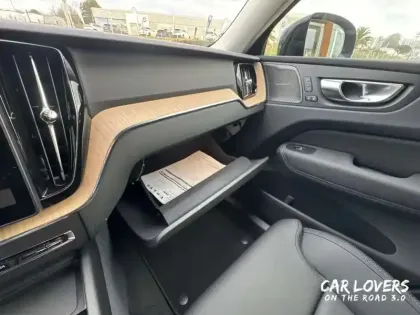 Photo 21 Volvo Xc60  T6 AWD Hybride rechargeable 253 ch+145 ch Geartronic 8