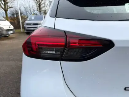 Photo 16 Opel Corsa  1.2 Turbo Hybrid 110 ch e-DCT6