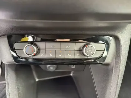 Photo 22 Opel Corsa  1.2 Turbo Hybrid 110 ch e-DCT6