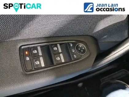 Photo 17 Renault Captur  E-Tech full hybrid 160 ch