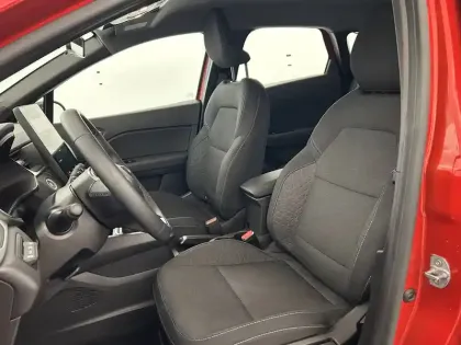 Photo 8 Renault Captur  E-Tech full hybrid 145 ch