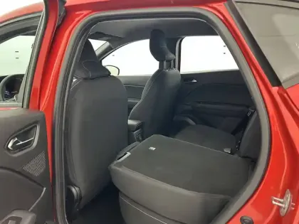 Photo 25 Renault Captur  E-Tech full hybrid 145 ch