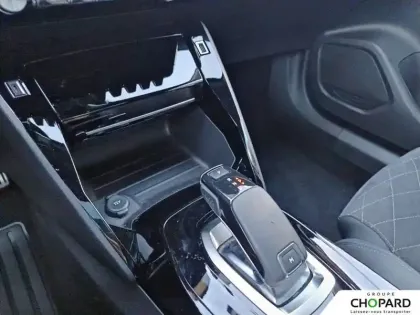 Photo 21 Peugeot 2008  PureTech 155 S&S EAT8