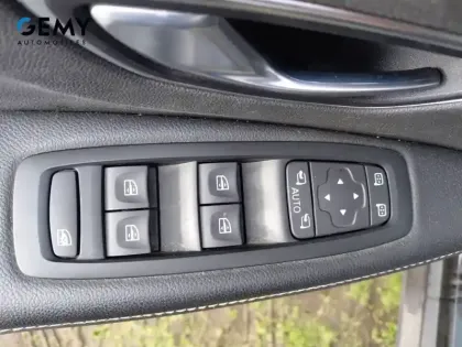 Photo 12 Renault Scenic  dCi 110 Energy EDC