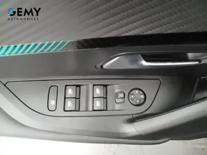 Photo 66 Peugeot 2008  PureTech 130 S&S EAT8