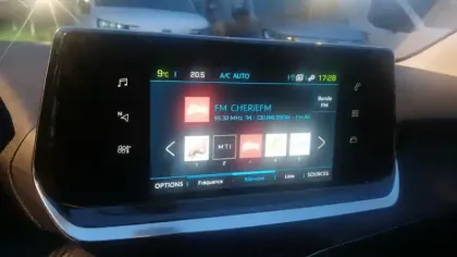 Photo 20 Peugeot 208  Electrique 50 kWh 136ch