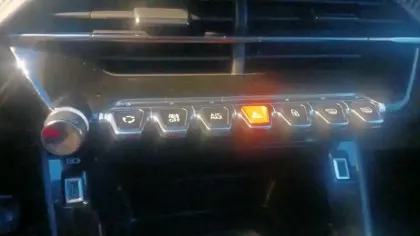 Photo 23 Peugeot 208  Electrique 50 kWh 136ch