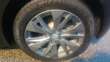 Photo 12 Peugeot 208  Electrique 50 kWh 136ch