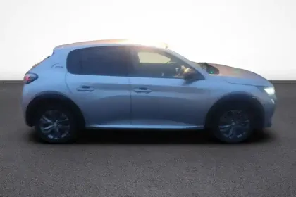 Photo 6 Peugeot 208  Electrique 50 kWh 136ch