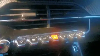 Photo 26 Peugeot 208  Electrique 50 kWh 136ch