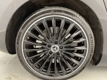 Photo 18 Mercedes EQE  350+