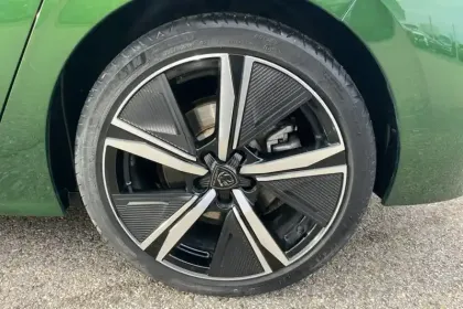 Photo 69 Peugeot 308  PHEV 180 e-EAT8