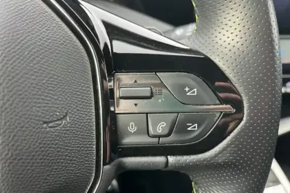 Photo 54 Peugeot 308  PHEV 180 e-EAT8