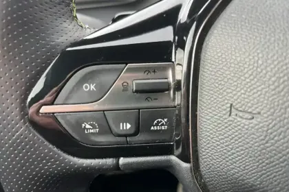 Photo 53 Peugeot 308  PHEV 180 e-EAT8