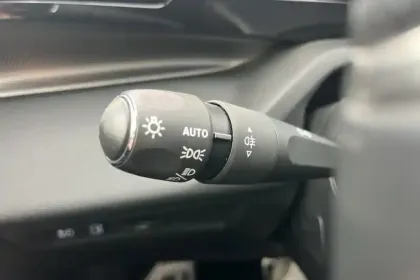 Photo 25 Peugeot 308  PHEV 180 e-EAT8