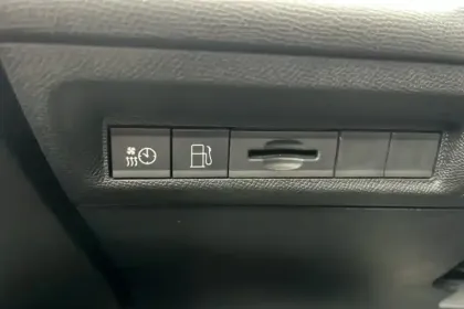 Photo 26 Peugeot 308  PHEV 180 e-EAT8