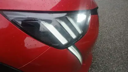 Photo 37 Peugeot 208  PureTech 100 S&S BVM6