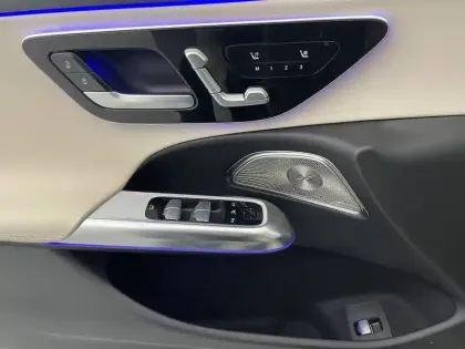 Photo 27 Mercedes Classe E  Break 300 de Hybrid EQ 9G-Tronic 4MATIC