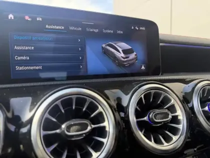 Photo 15 Mercedes CLA  Shooting Brake 200 d 8G-DCT