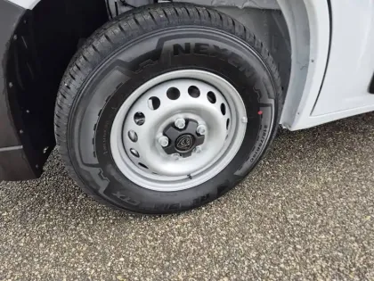 Photo 71 Peugeot Boxer  TOLE 3.3 T L2H2 BLUEHDI 140 S&S BVM6