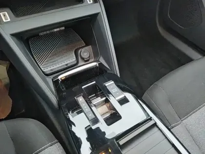 Photo 13 Citroën C4  Hybride 100 e-DCS6