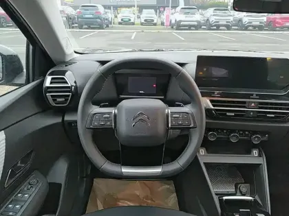 Photo 8 Citroën C4  Hybride 100 e-DCS6