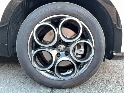 Photo 18 Alfa Romeo Tonale  1.5 Ibrida 160 ch VGT TCT7