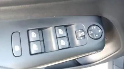 Photo 15 Citroën C5 aircross  Hybride 225 S&S e-EAT8