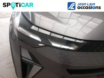 Photo 15 Renault Captur  E-Tech full hybrid 160 ch