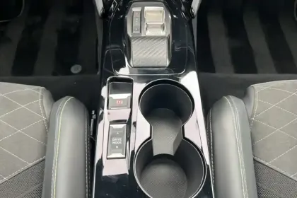 Photo 23 Peugeot 208  Electrique 50 kWh 136ch