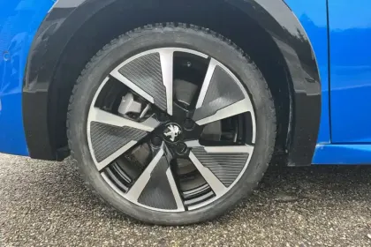 Photo 12 Peugeot 208  Electrique 50 kWh 136ch