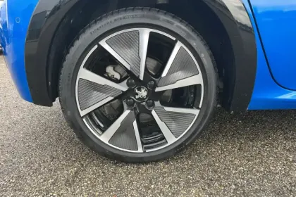 Photo 14 Peugeot 208  Electrique 50 kWh 136ch