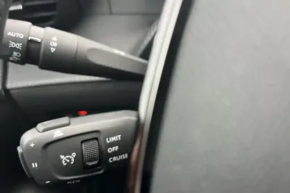 Photo 26 Peugeot 208  Electrique 50 kWh 136ch