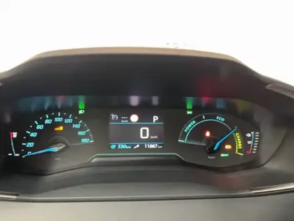 Photo 8 Peugeot 2008  Electrique 50 kWh 136 ch
