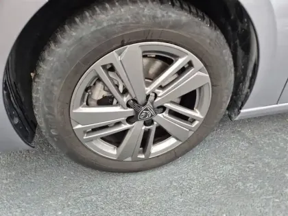 Photo 10 Peugeot 308  SW BlueHDi 130ch S&S EAT8