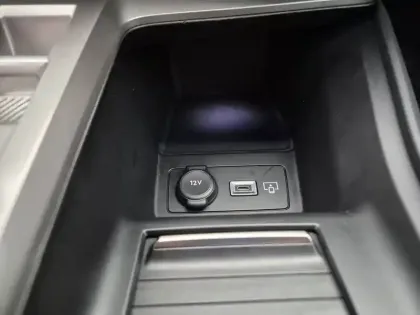 Photo 13 Peugeot 308  SW BlueHDi 130ch S&S EAT8