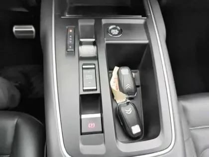 Photo 11 Citroën C5 aircross  Hybride Rechargeable 225 e-EAT8