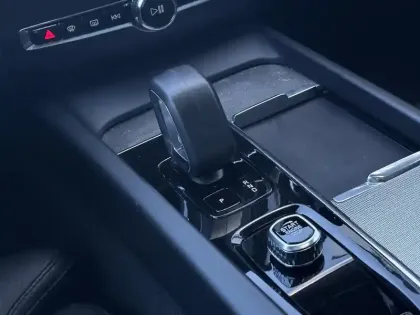 Photo 14 Volvo Xc60  T6 Recharge AWD 253 ch + 145 ch Geartronic 8