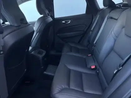 Photo 8 Volvo Xc60  T6 Recharge AWD 253 ch + 145 ch Geartronic 8