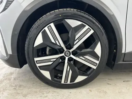 Photo 8 Renault Megane  E-Tech 220 ch autonomie confort AC7