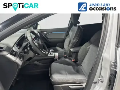 Photo 10 Renault Captur  E-Tech full hybrid 160 ch