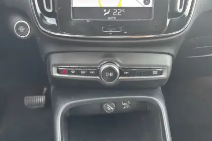 Photo 21 Volvo Xc40  D3 AdBlue 150 ch Geartronic 8